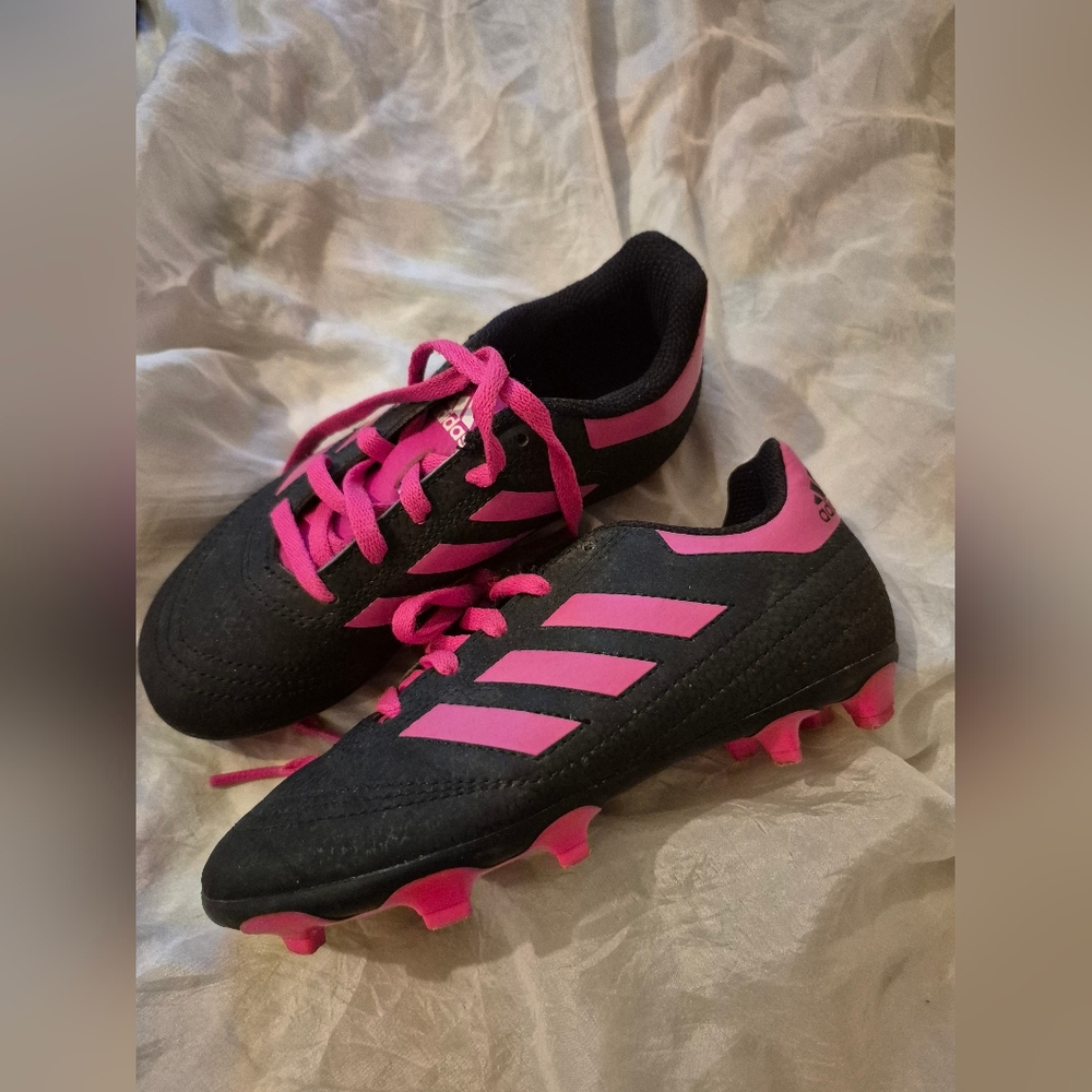 Adidas Boys Size 12 Soccer Cleats Black And Hot Pink